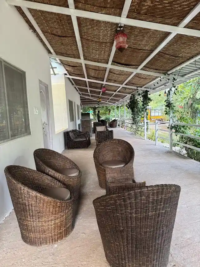 Sitting Area 1